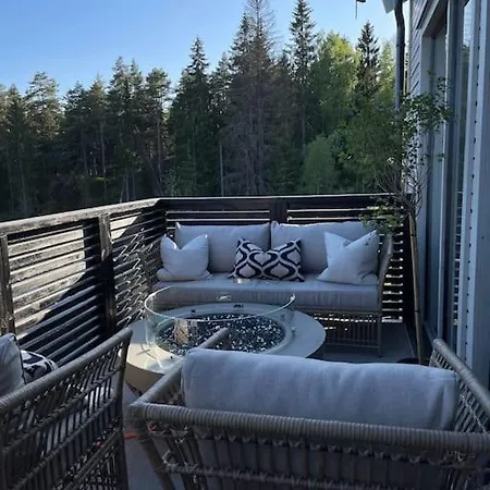 Lekkert Rekkehus Med Peis 度假居
